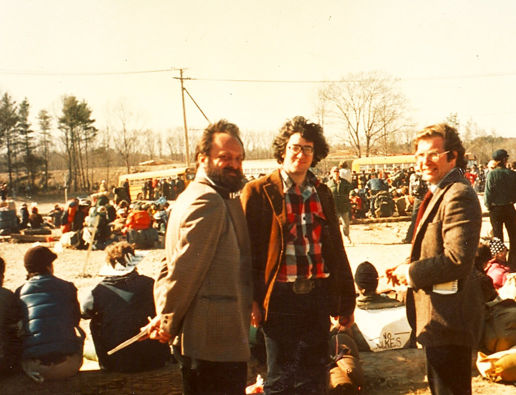 At the Seabrook, H.H., occupation on May 1, 1977, as the arrests begin. From left, Paul Langner, The Boston Globe, Richard Asinof, The Valley Advocate, and John Kifner, The New York Times